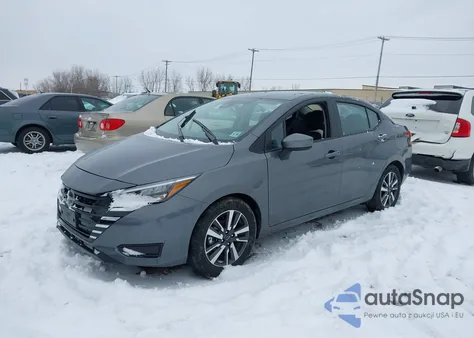2025 Nissan Versa 1.6 Sv z USA, uszkodzony, nr VIN 3N1CN8EV7SL859080